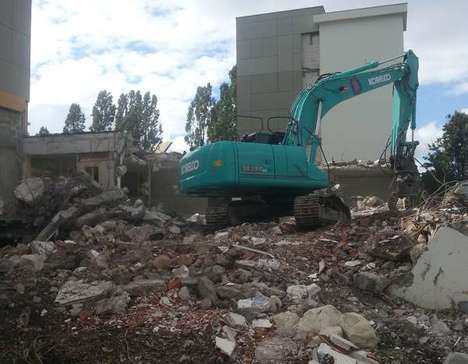 Démolition au village Universitaire 5 à Talence