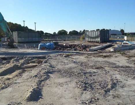 Démolition de la piscine Tournesol à Lesparre-Médoc