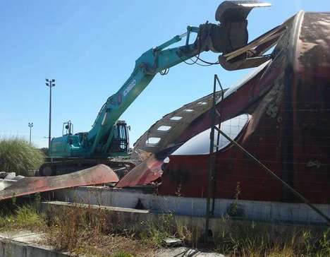 Démolition de la piscine Tournesol à Lesparre-Médoc