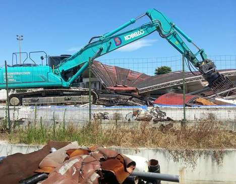 Démolition de la piscine Tournesol à Lesparre-Médoc